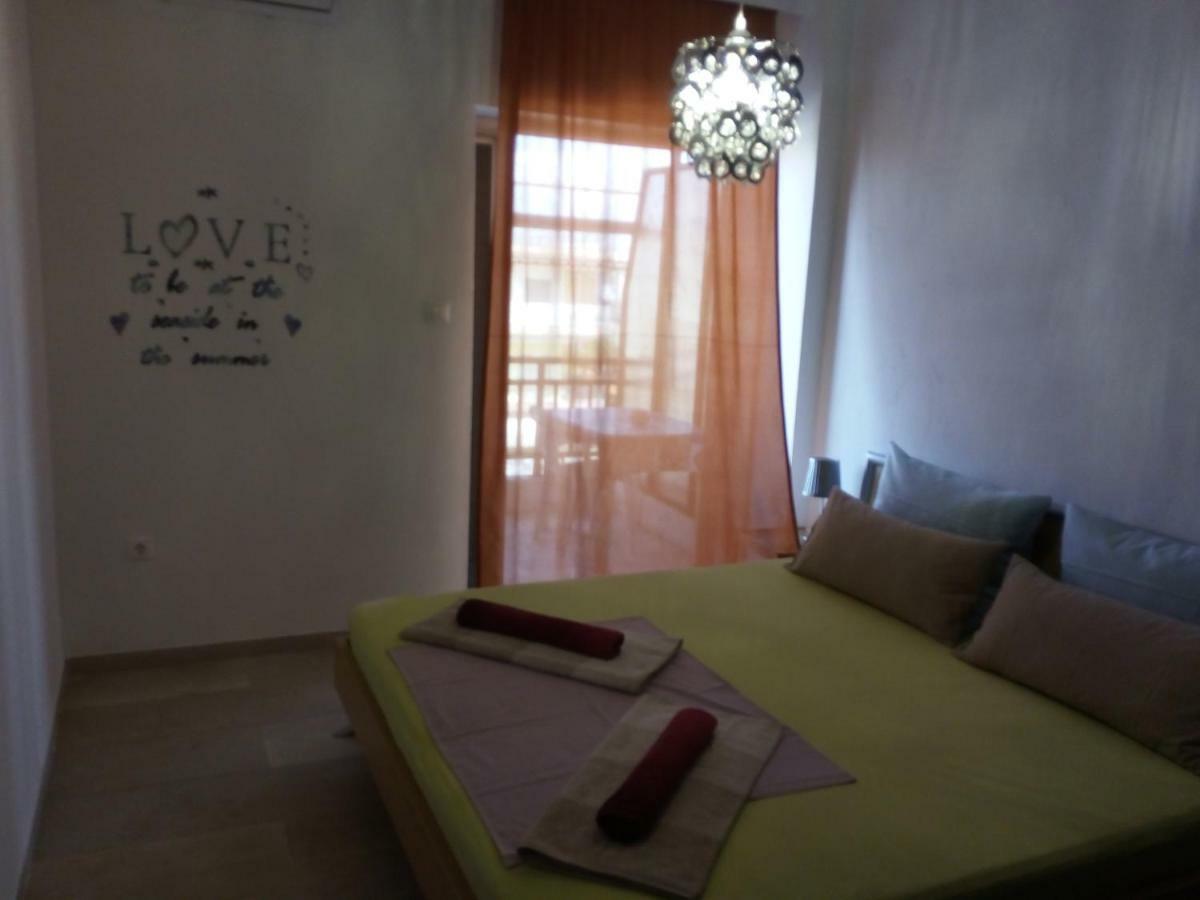 Peraía Jonnys Ferienwohnung מראה חיצוני תמונה